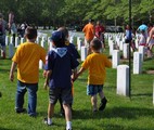 151112_Veterans's Cemetery Flag Placement_02_sm.jpg